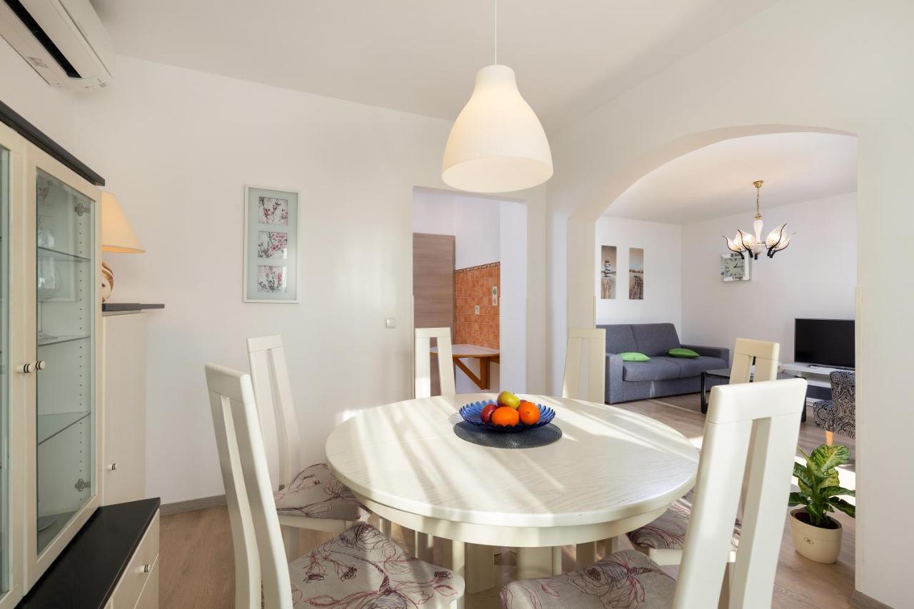 Apartment Viviana Pola Esterno foto