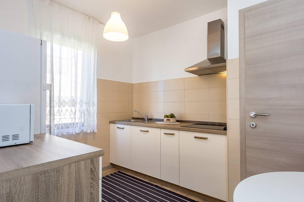 Apartment Viviana Pola Esterno foto